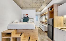 Stylish Studio With Pool Access